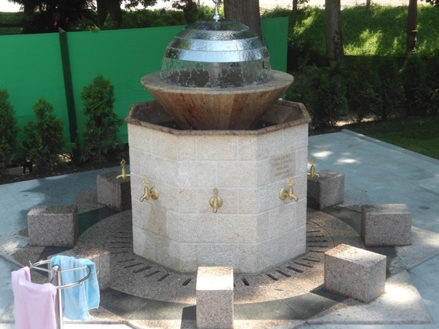 Fontana pred Dibekhana džamijom